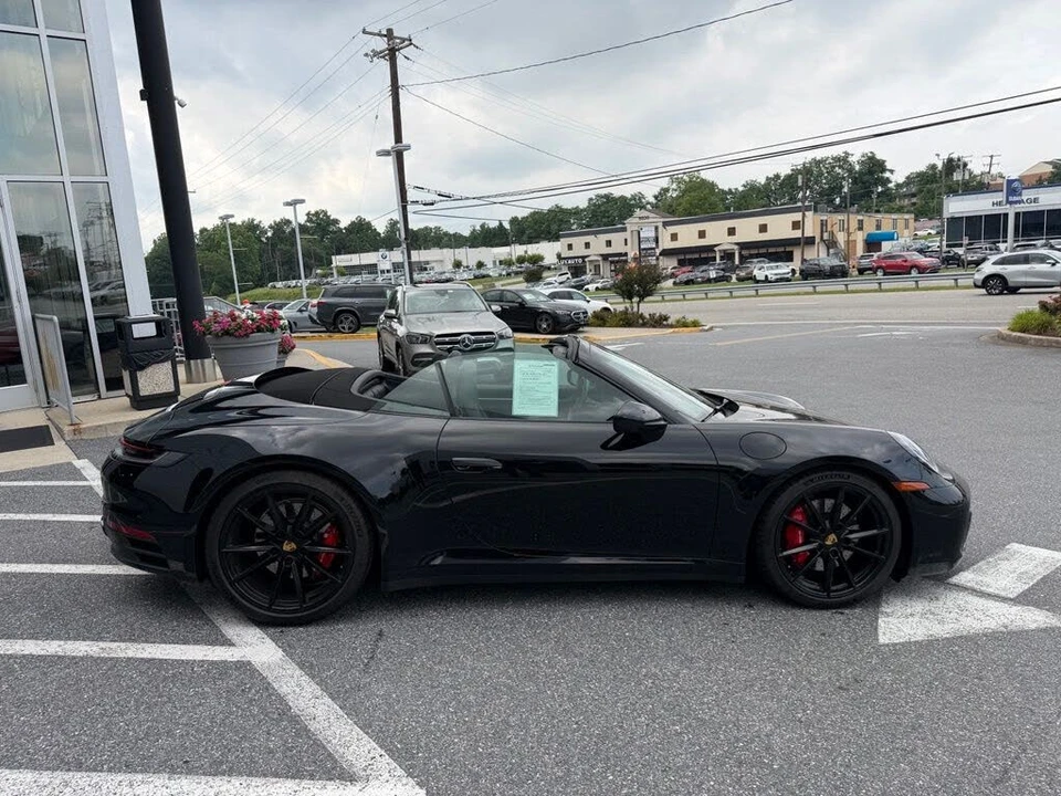 2022 Porsche 992 Carrera S - Image 8 of 31