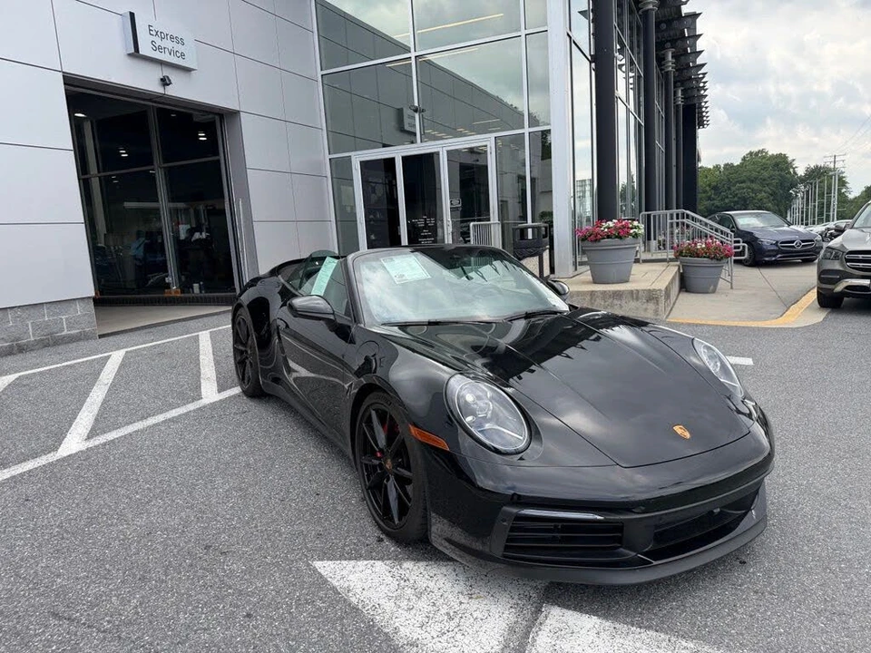 2022 Porsche 992 Carrera S - Image 9 of 31