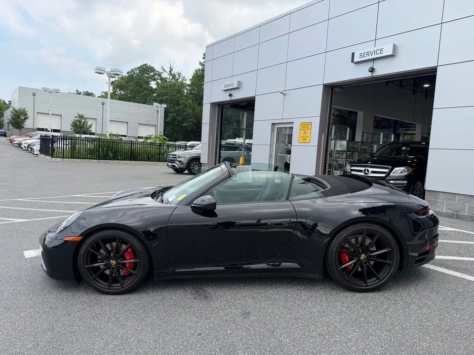 2022 Porsche 992 Carrera S - Image 12 of 31