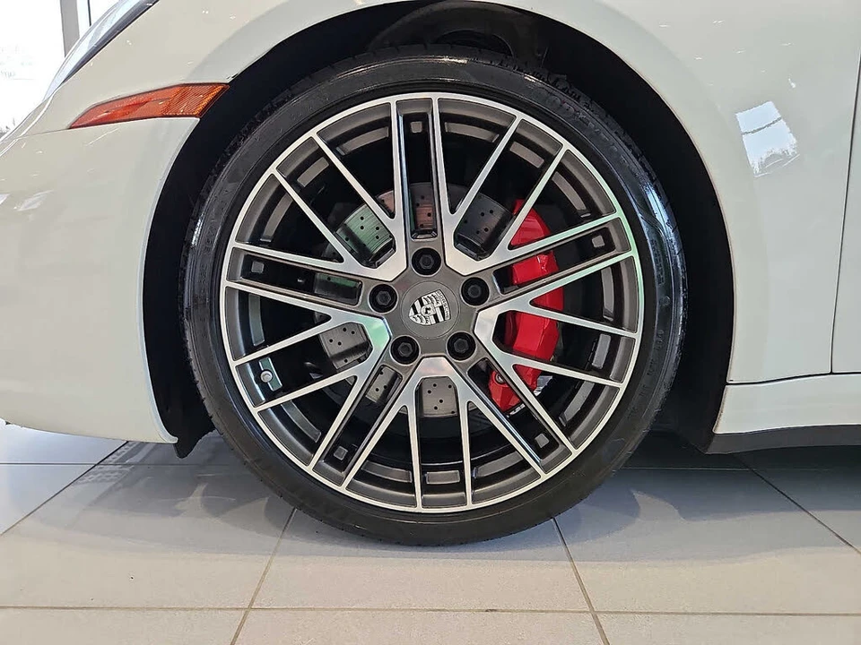 2022 Porsche 992 Carrera S - Image 7 of 30