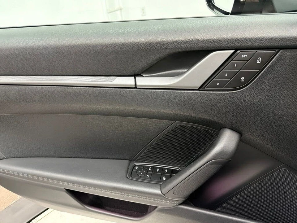 2022 Porsche 992 Carrera S - Image 25 of 31