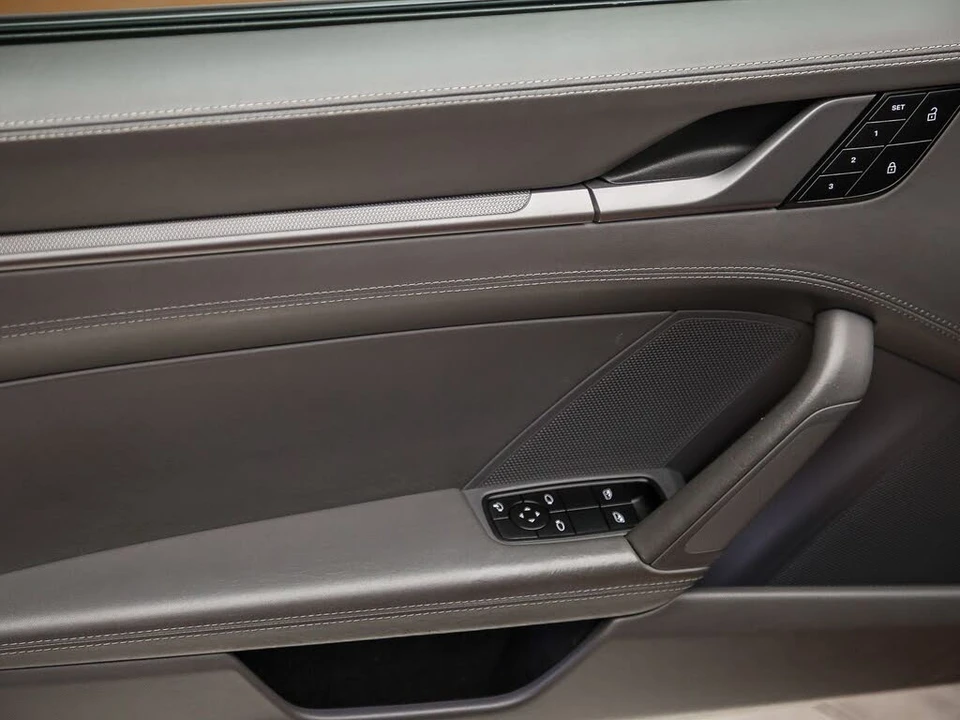 2022 Porsche 992 Carrera S - Image 28 of 31