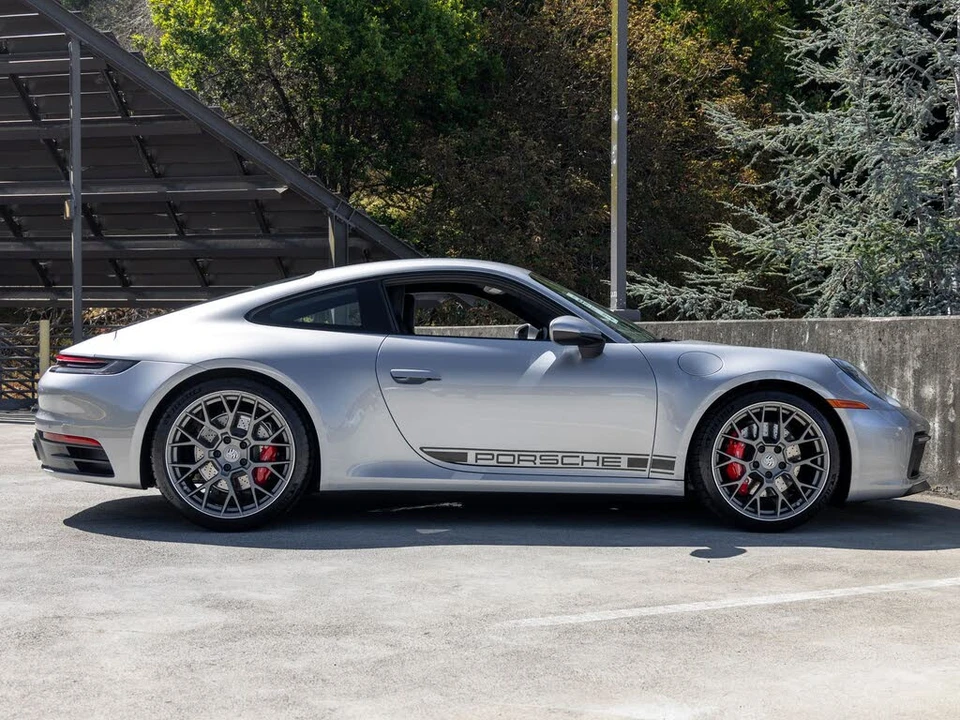 2022 Porsche 992 Carrera S - Image 12 of 31