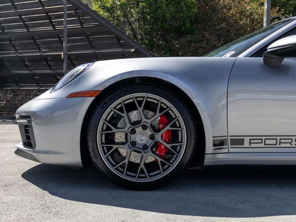 2022 Porsche 992 Carrera S - Image 13 of 31