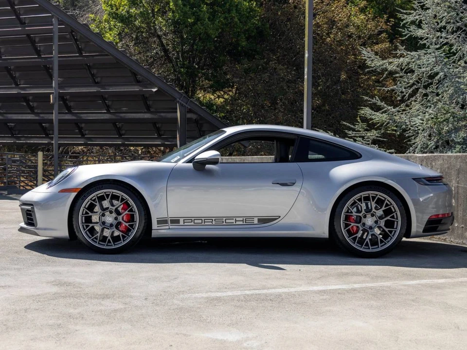 2022 Porsche 992 Carrera S - Image 2 of 5