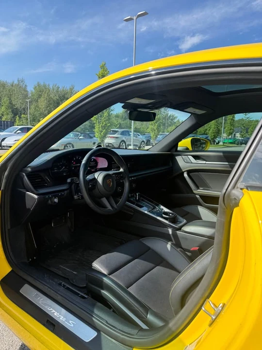 2022 Porsche 992 Carrera S - Image 5 of 8