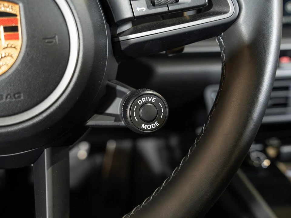 2022 Porsche 992 Carrera S - Image 25 of 31
