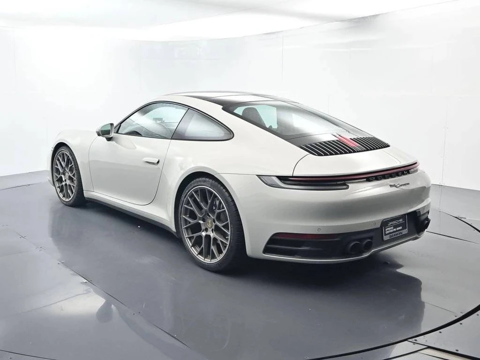 2022 Porsche 992 Carrera - Image 3 of 5