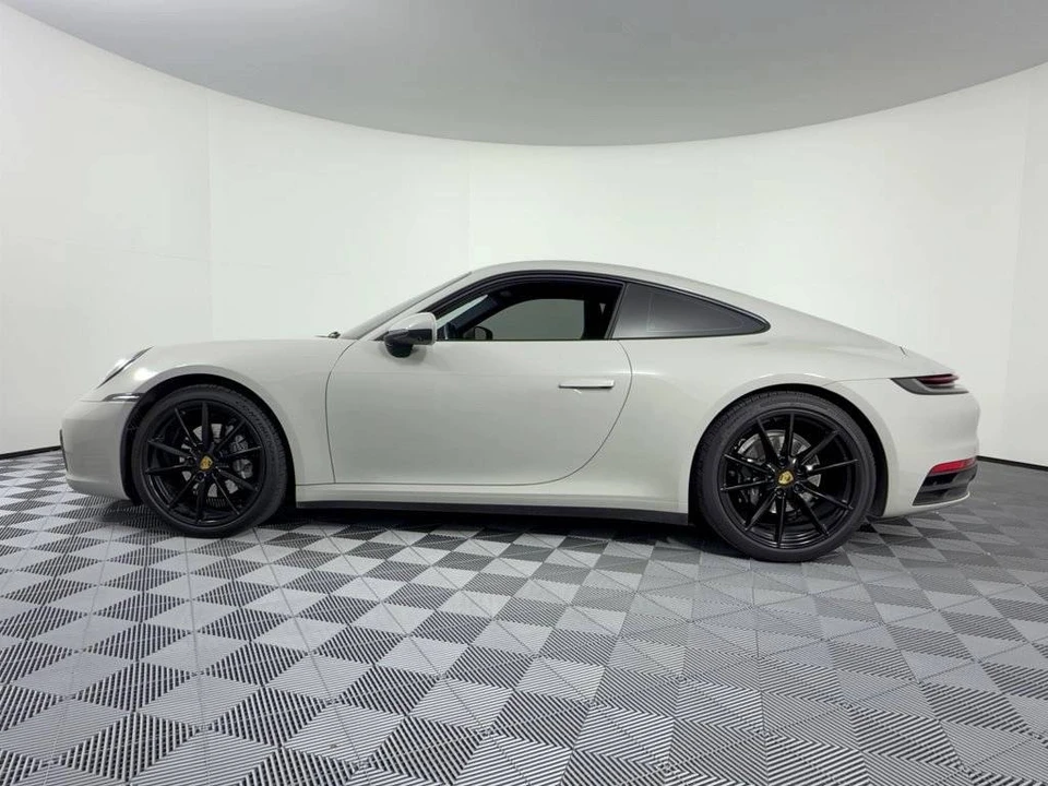 2022 Porsche 992 Carrera - Image 2 of 5