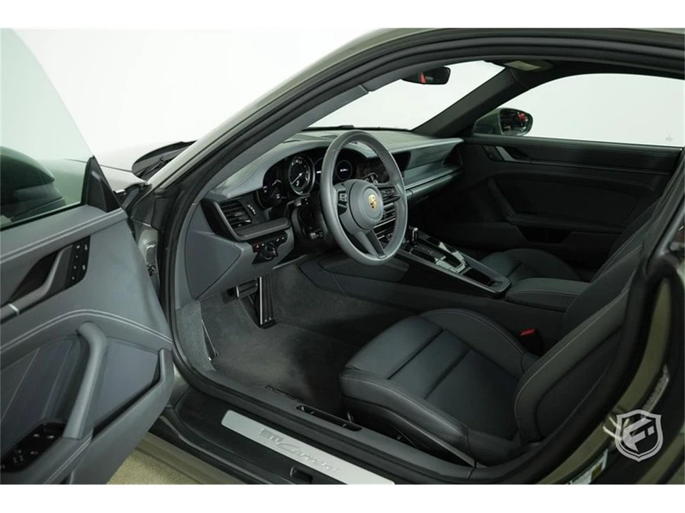 2022 Porsche 992 Carrera - Image 14 of 31