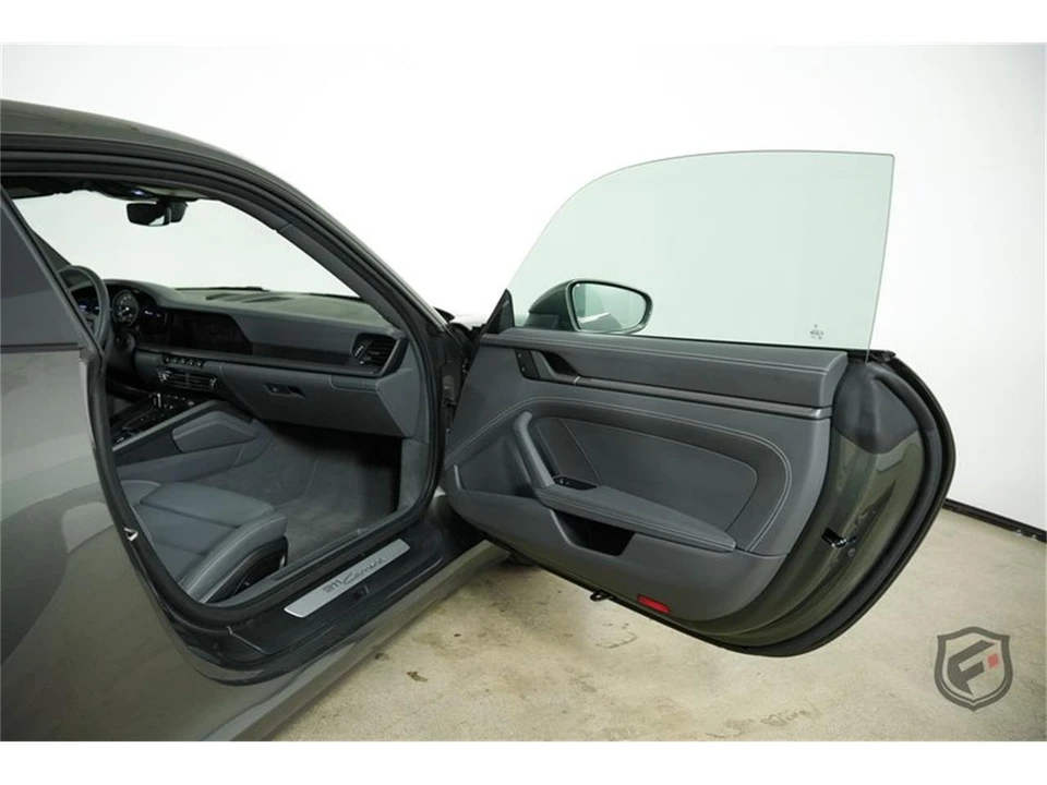 2022 Porsche 992 Carrera - Image 27 of 31