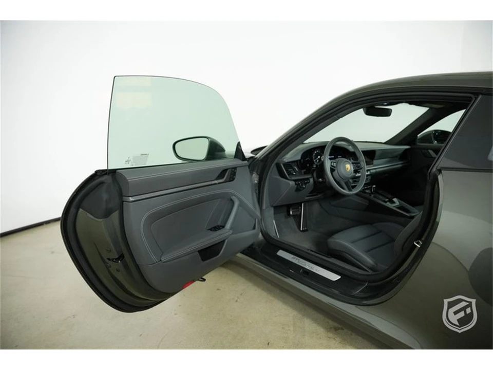 2022 Porsche 992 Carrera - Image 12 of 31
