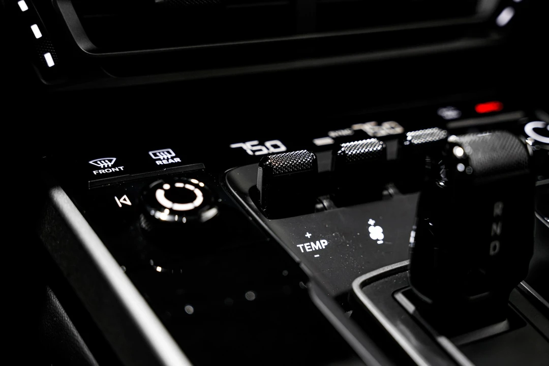 2022 Porsche 992 Carrera - Image 16 of 21