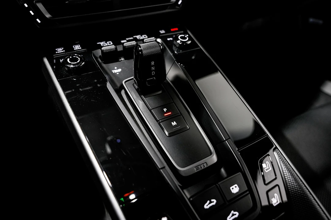 2022 Porsche 992 Carrera - Image 17 of 21