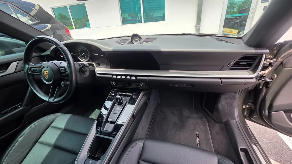 2022 Porsche 992 Carrera - Image 11 of 18