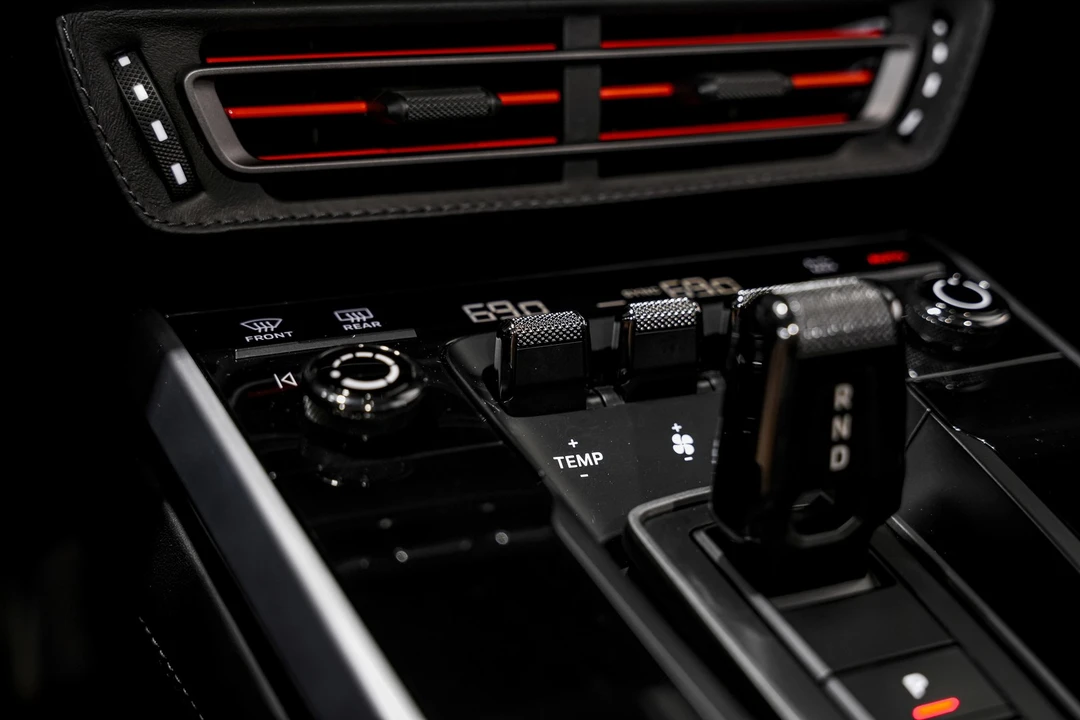 2022 Porsche 992 Carrera - Image 16 of 21