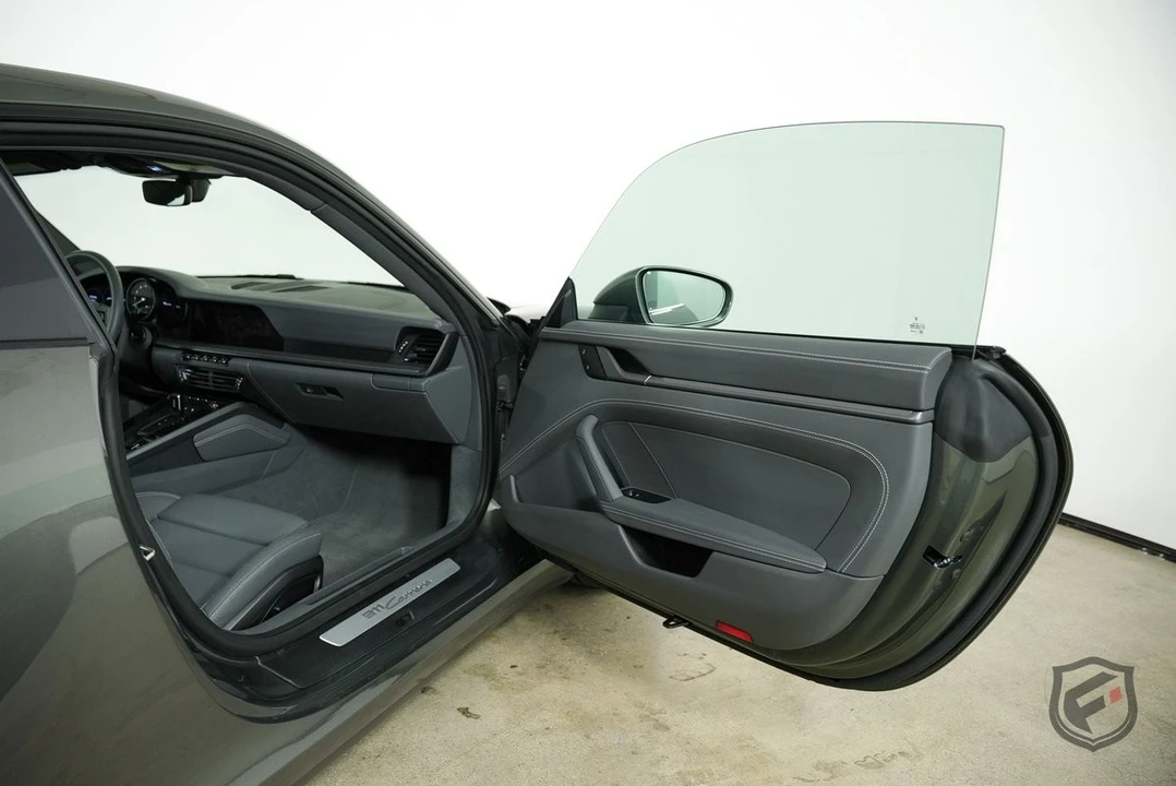 2022 Porsche 992 Carrera - Image 27 of 31