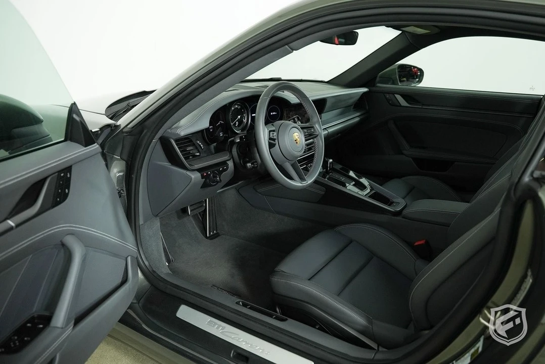 2022 Porsche 992 Carrera - Image 14 of 31