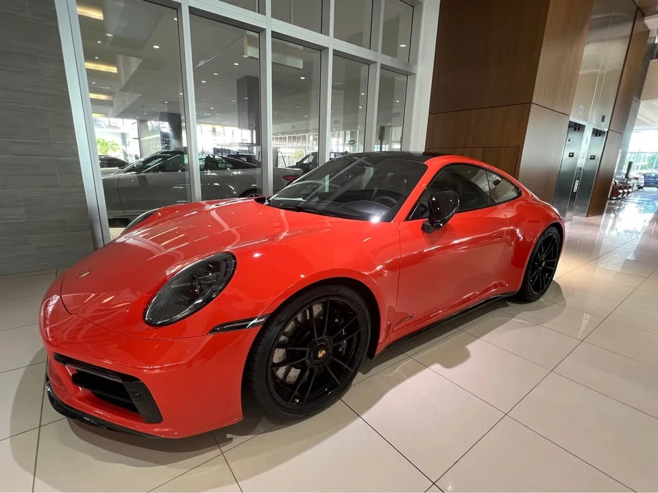 2022 Porsche 992 Carrera - Image 4 of 5