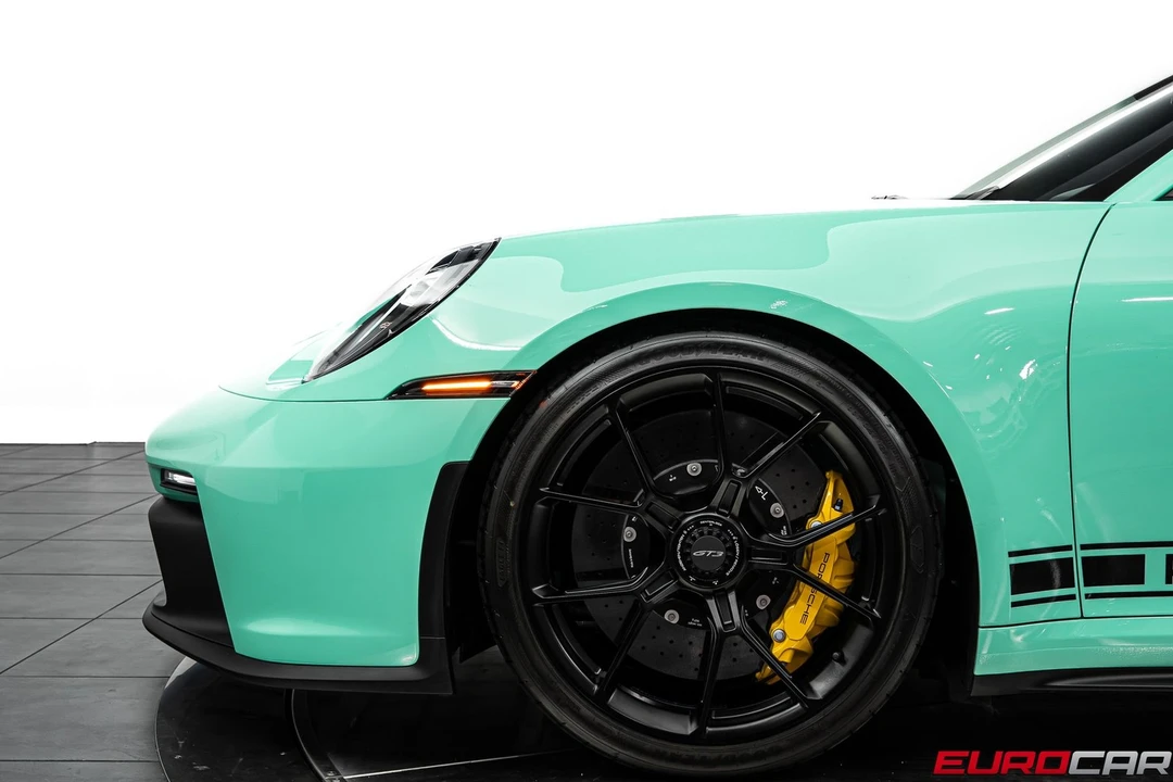 2022 Porsche 992 GT3 - Image 14 of 31