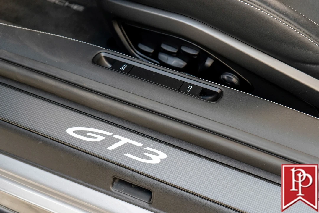 2022 Porsche 992 GT3 - Image 16 of 21