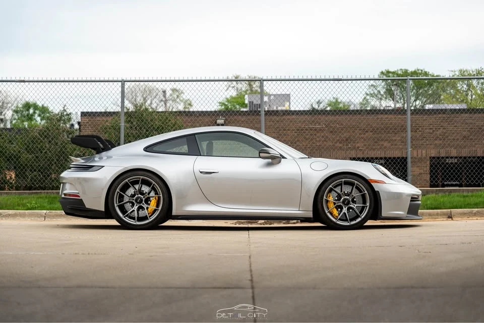 2022 Porsche 992 GT3 - Image 2 of 16