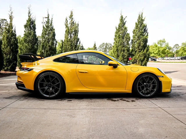 2022 Porsche 992 GT3 - Image 11 of 31