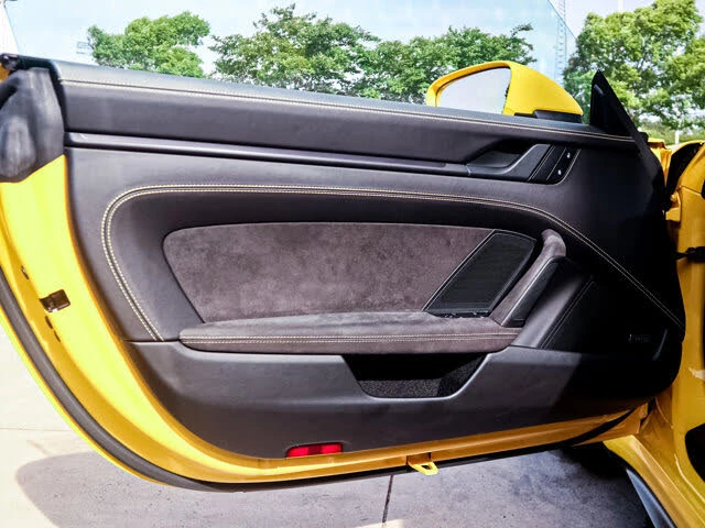 2022 Porsche 992 GT3 - Image 14 of 31