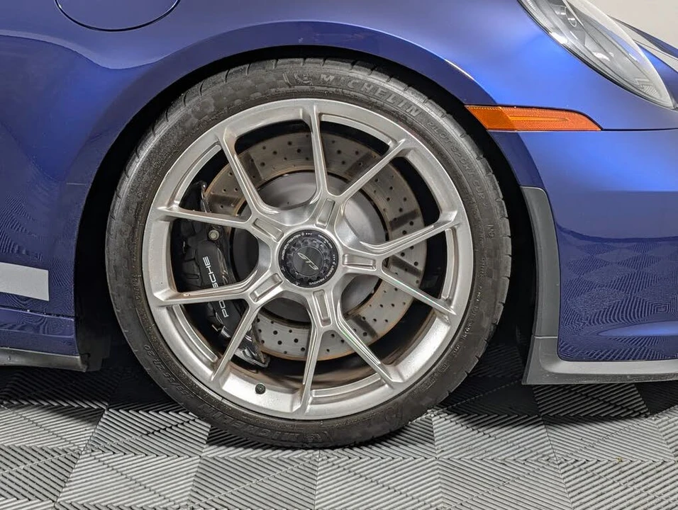 2022 Porsche 992 GT3 - Image 14 of 31