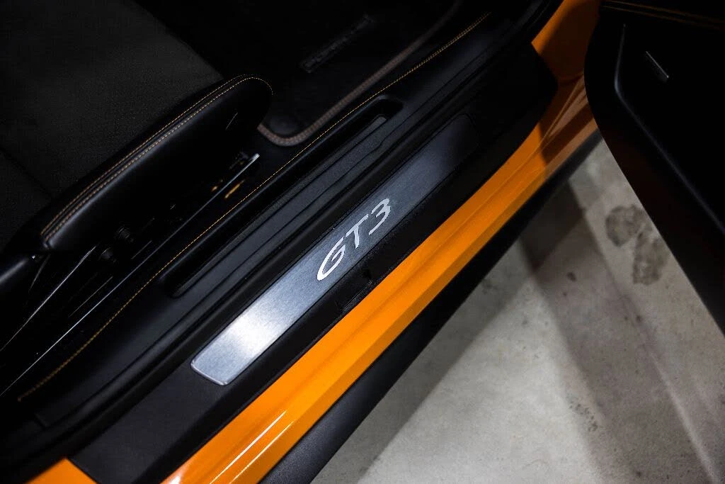 2022 Porsche 992 GT3 - Image 14 of 31