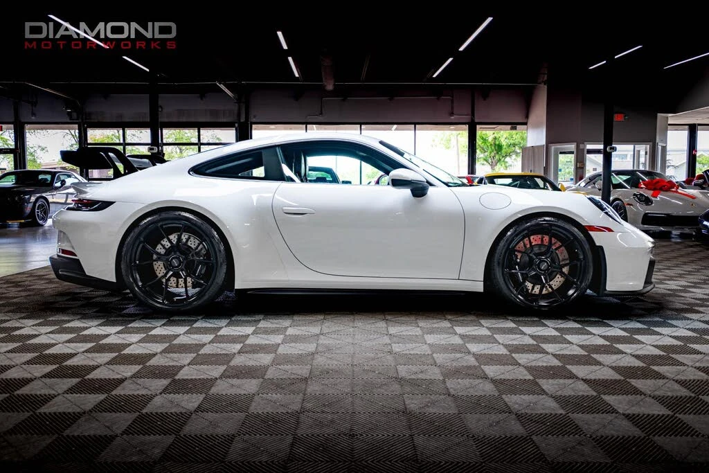2022 Porsche 992 GT3 - Image 26 of 31