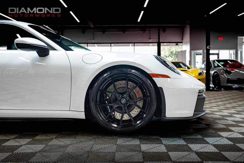2022 Porsche 992 GT3 - Image 27 of 31