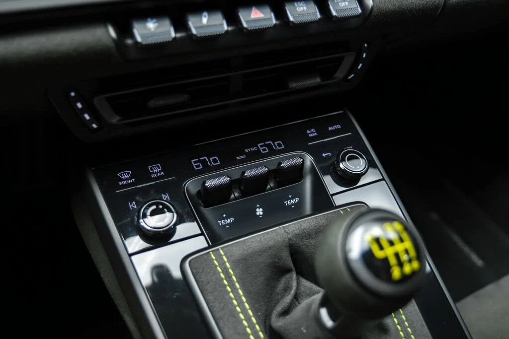 2022 Porsche 992 GT3 - Image 26 of 31