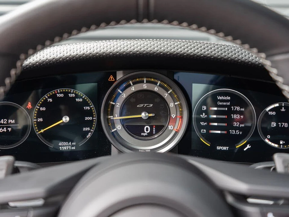 2022 Porsche 992 GT3 - Image 17 of 31