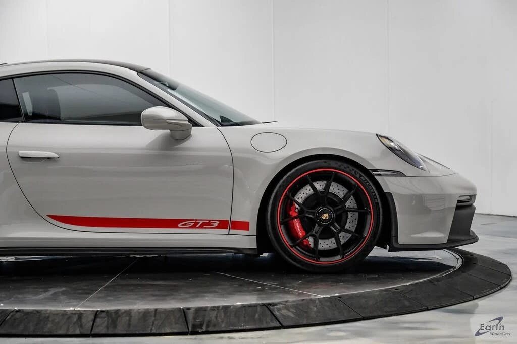 2022 Porsche 992 GT3 - Image 29 of 31