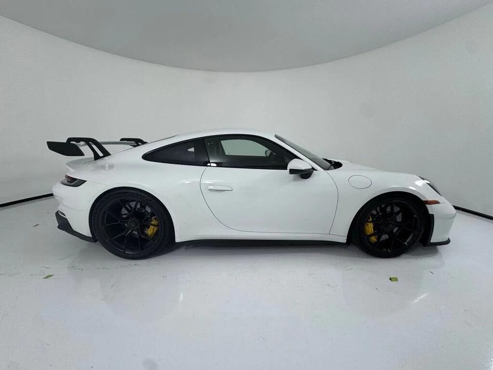 2022 Porsche 992 GT3 - Image 11 of 24