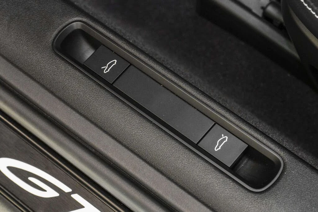 2022 Porsche 992 GT3 - Image 19 of 31