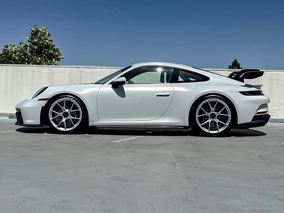 2022 Porsche 992 GT3 - Image 2 of 27