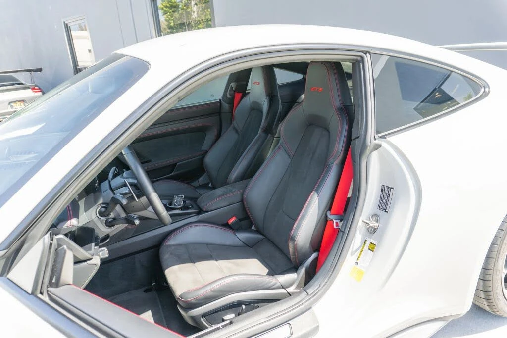 2022 Porsche 992 GT3 - Image 11 of 31