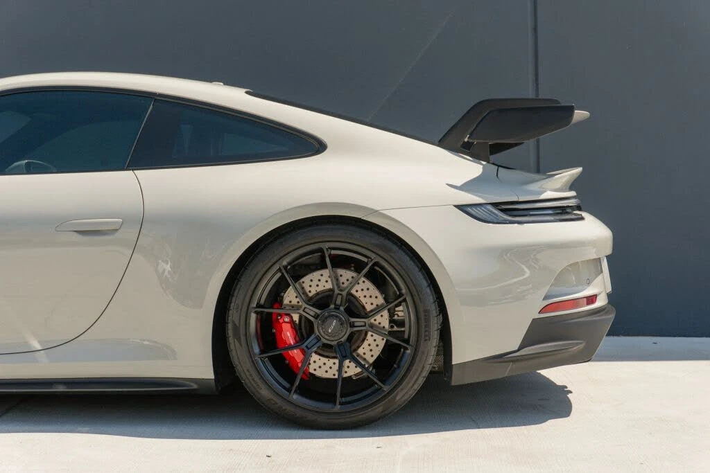 2022 Porsche 992 GT3 - Image 18 of 31
