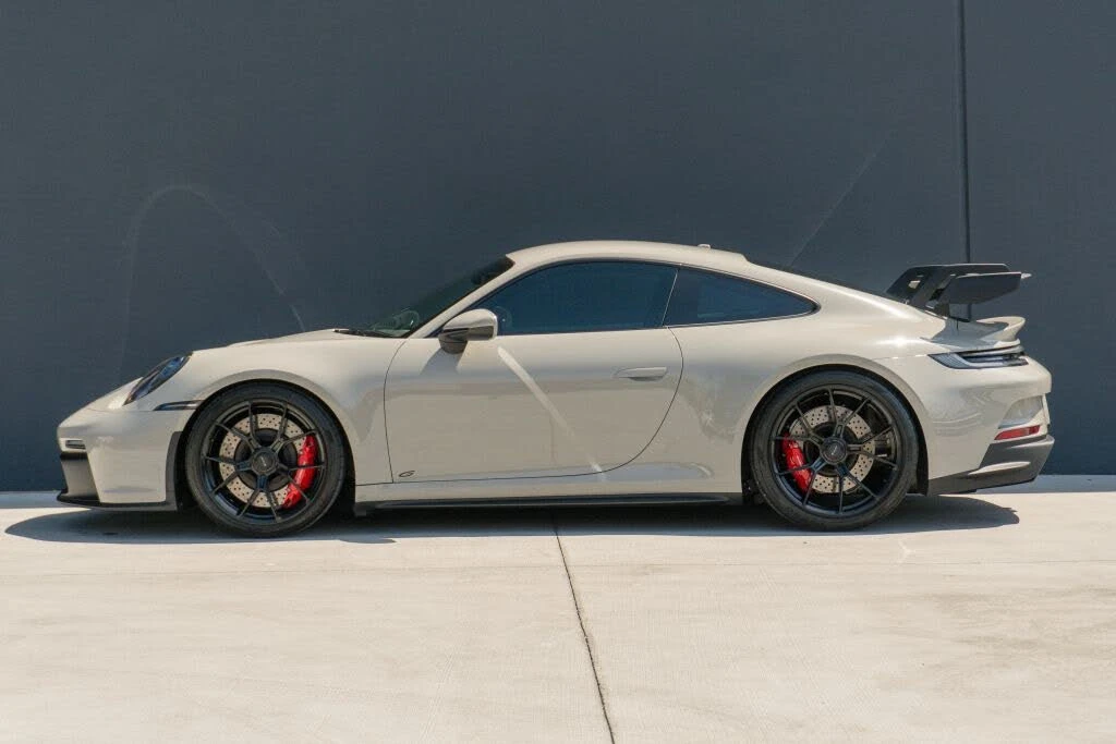 2022 Porsche 992 GT3 - Image 2 of 31