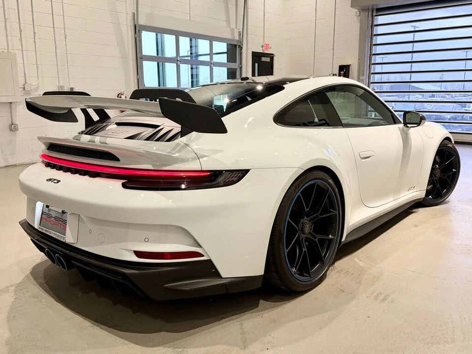 2022 Porsche 992 GT3 - Image 7 of 31