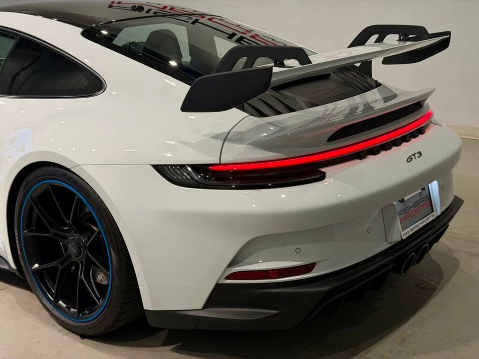 2022 Porsche 992 GT3 - Image 11 of 31