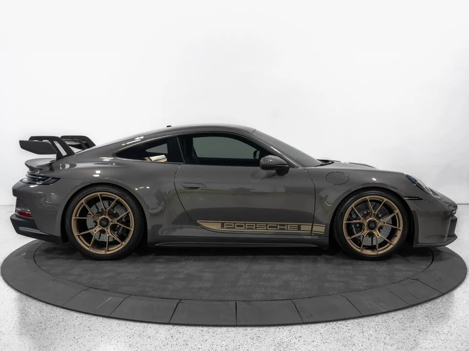 2022 Porsche 992 GT3 - Image 10 of 31