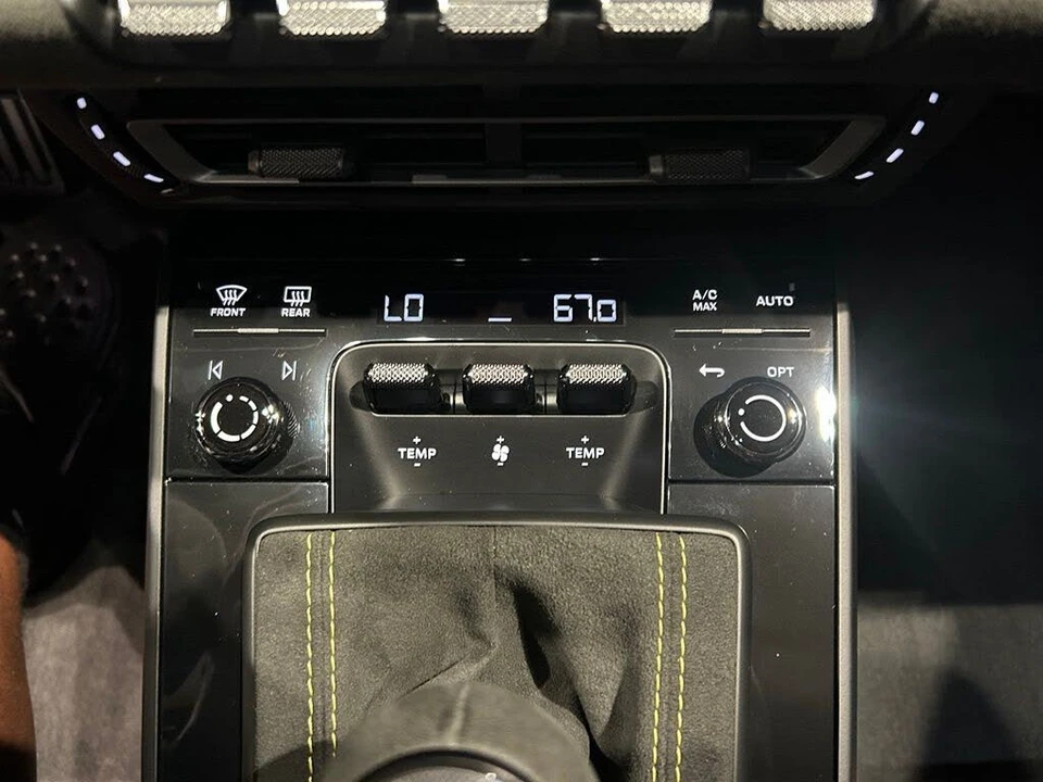 2022 Porsche 992 GT3 - Image 21 of 25