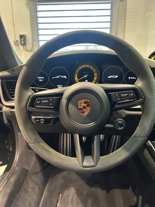 2022 Porsche 992 GT3 - Image 15 of 25