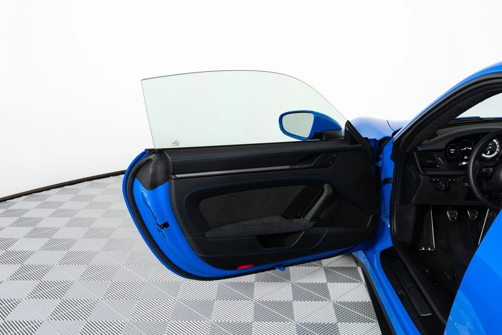 2022 Porsche 992 GT3 - Image 25 of 31