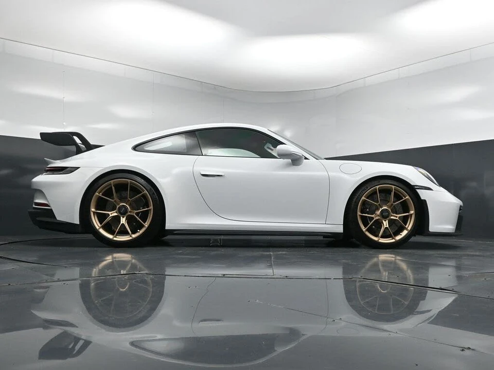 2022 Porsche 992 GT3 - Image 26 of 31
