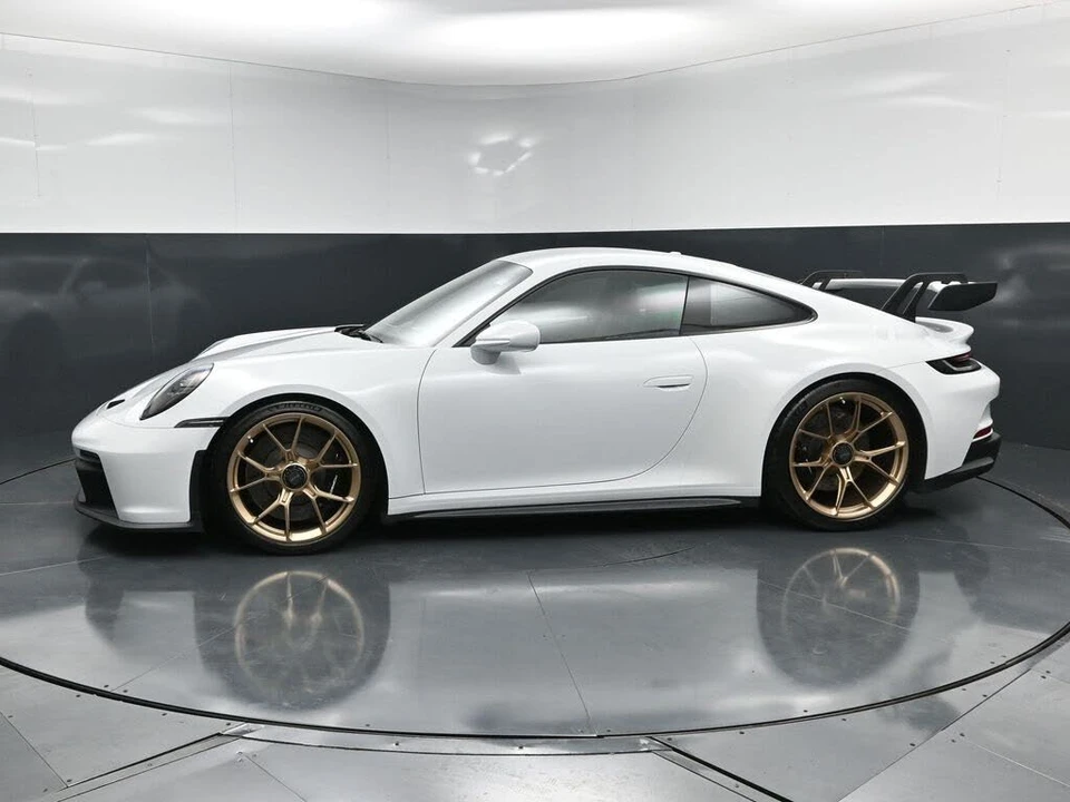 2022 Porsche 992 GT3 - Image 2 of 31