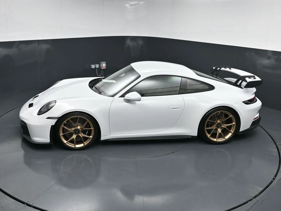 2022 Porsche 992 GT3 - Image 14 of 31